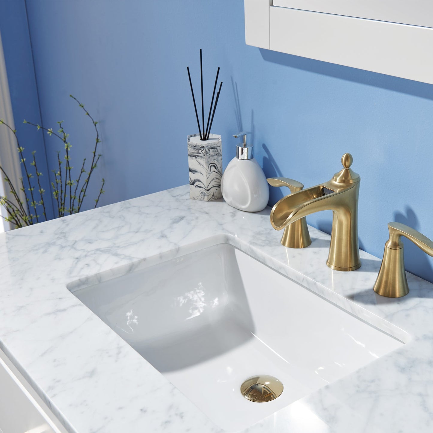 Ivy 36" Single Vanity with Top