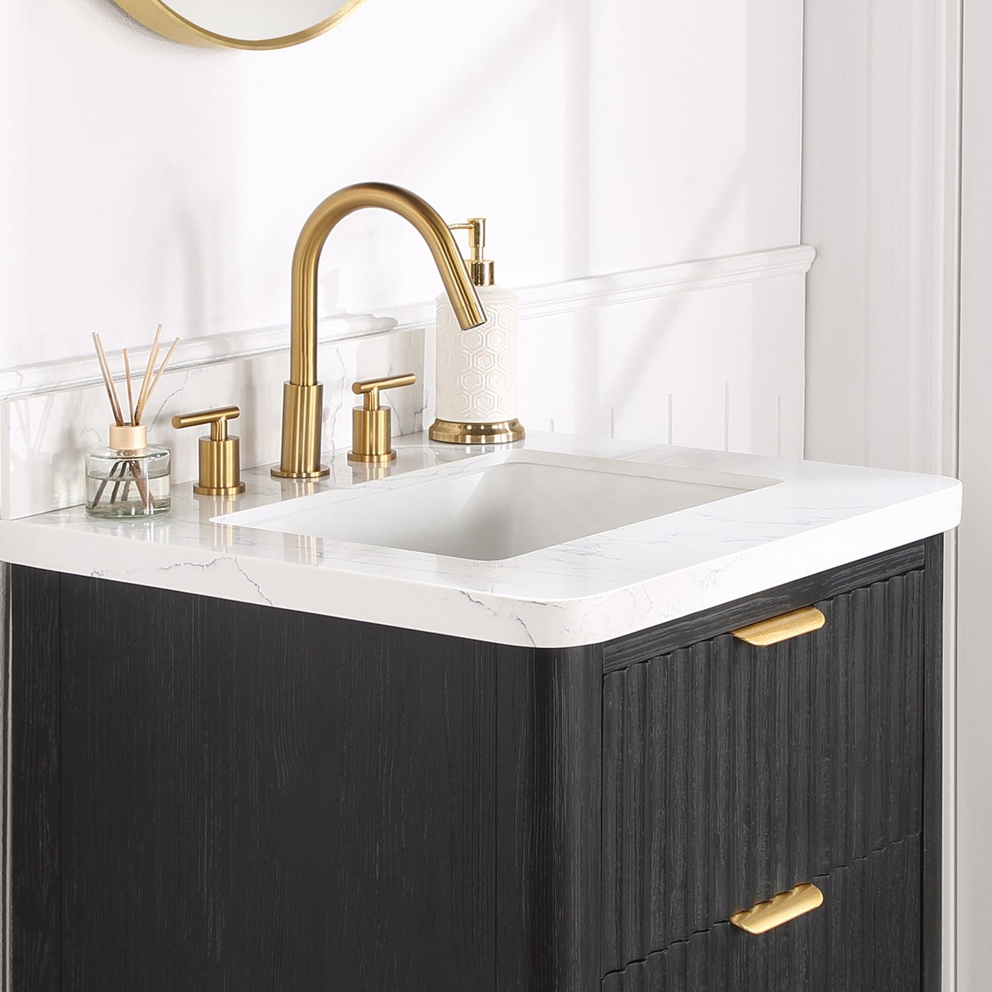Cádiz 24in. Free-standing Single Bathroom Vanity in Fir Wood Black with Composite Top in Lightning White